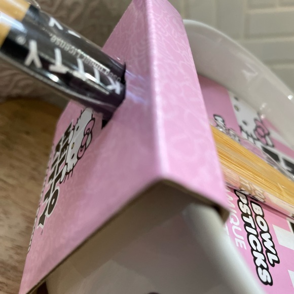 Hello Kitty Halloween Noodle Bowl - Picture 3 of 5